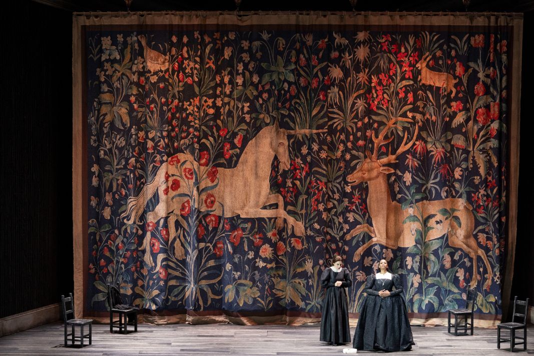 Chiara Polese (Anna Kennedy) and Pretty Yende (Maria Stuarda) © Luciano Romano