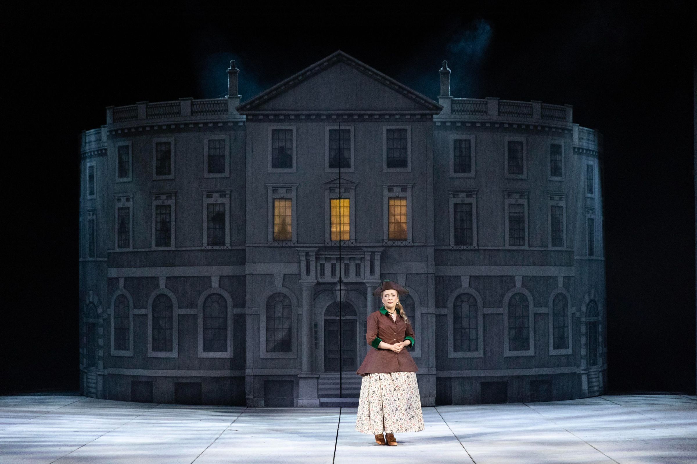 Alexandra Oomens (Anne Trulove) &copy; Craig Fuller