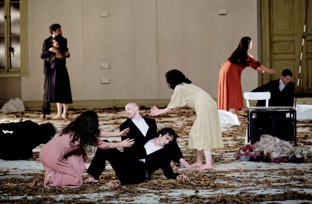 <i>Barbe-Bleue</i> de Pina Bausch à l'Opéra de Paris © Agathe Poupeney / Opéra national de Paris