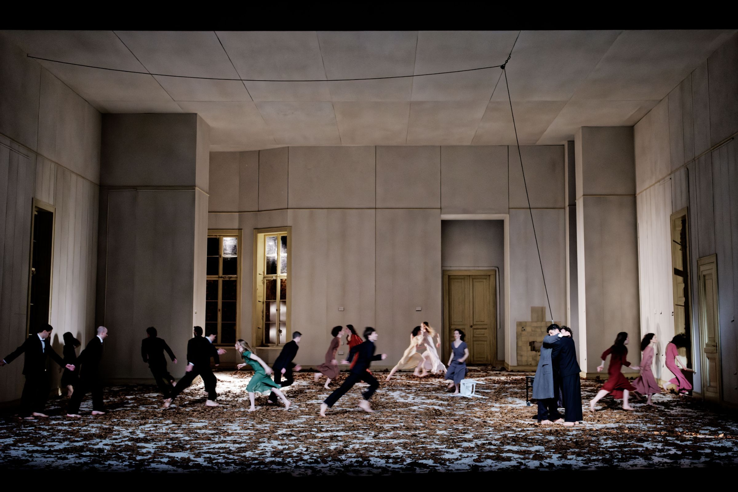 <i>Barbe-Bleue</i> de Pina Bausch à l'Opéra de Paris © Agathe Poupeney / Opéra national de Paris