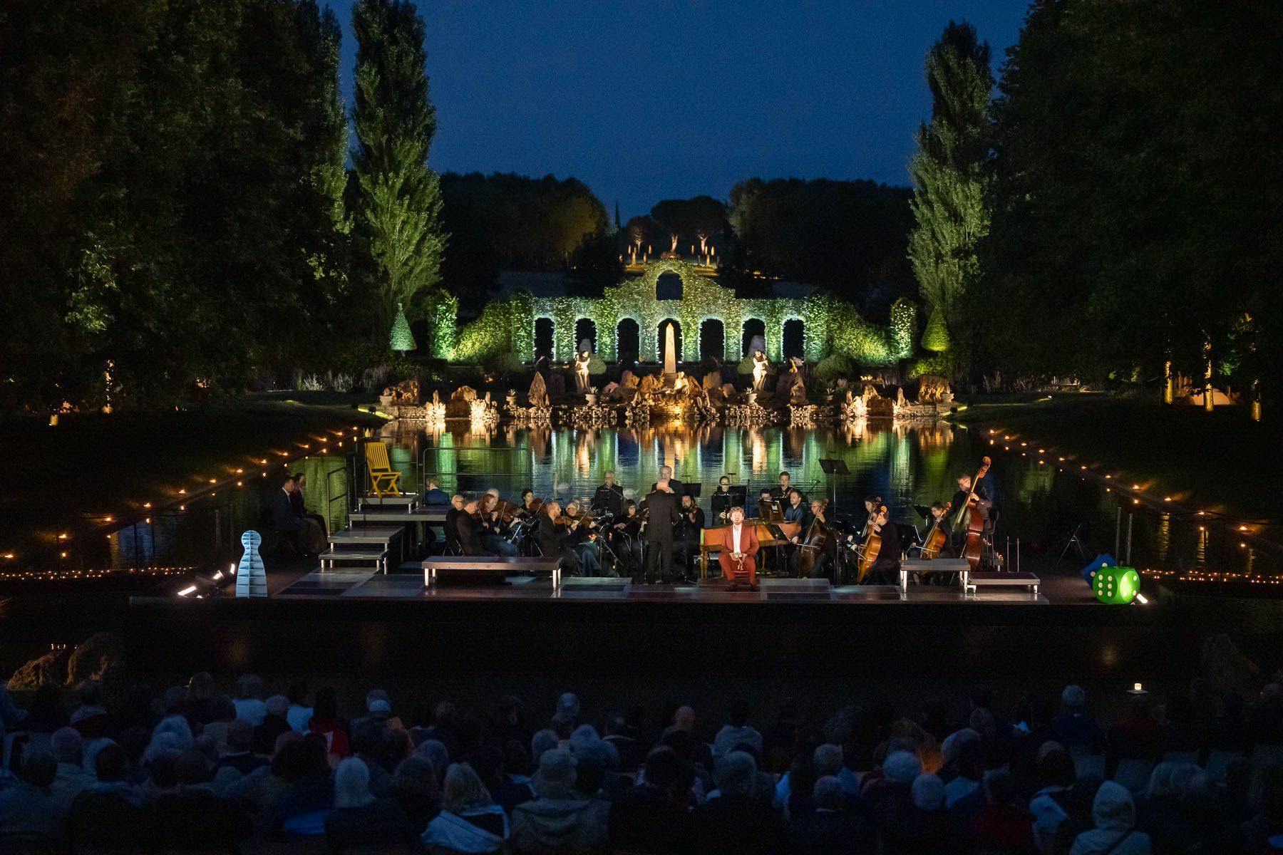 <i>Partenope</i> sur le miroir d'eau des jardins de William Christie, en 2021 © Jay Qin