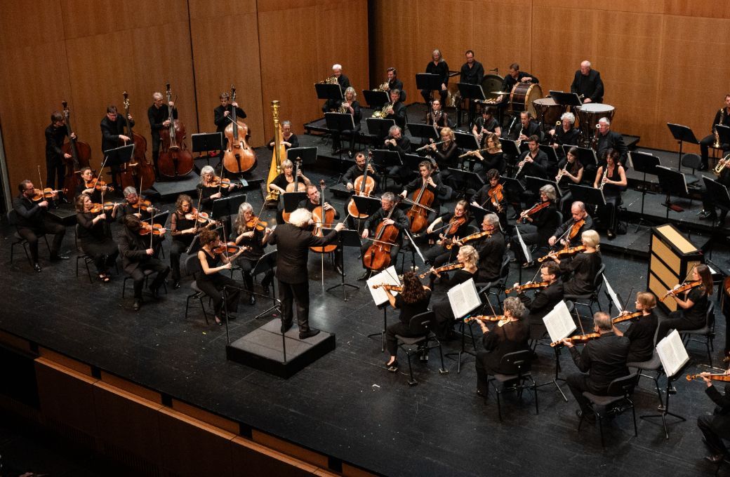 Sir Simon Rattle dirigiert das Chamber Orchestra of Europe © Sabrina Montiglia