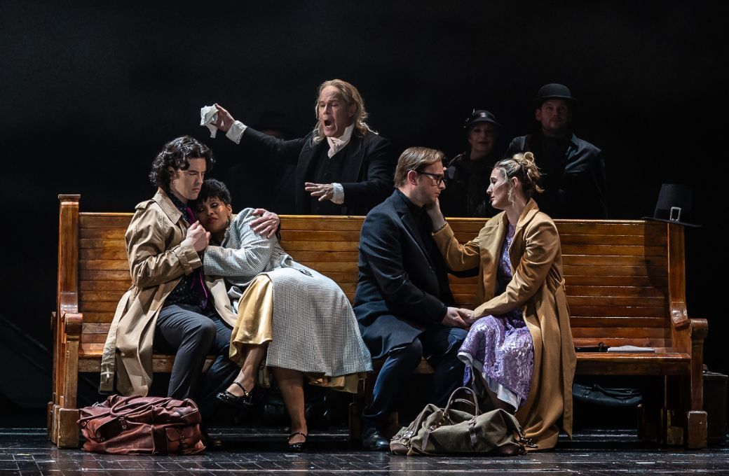 Andr&egrave; Schuen, Golda Schultz, Gerald Finley (Alfonso), Daniel Behle (Ferrando) and Samantha Hankey &copy; ROH | Clive Barda