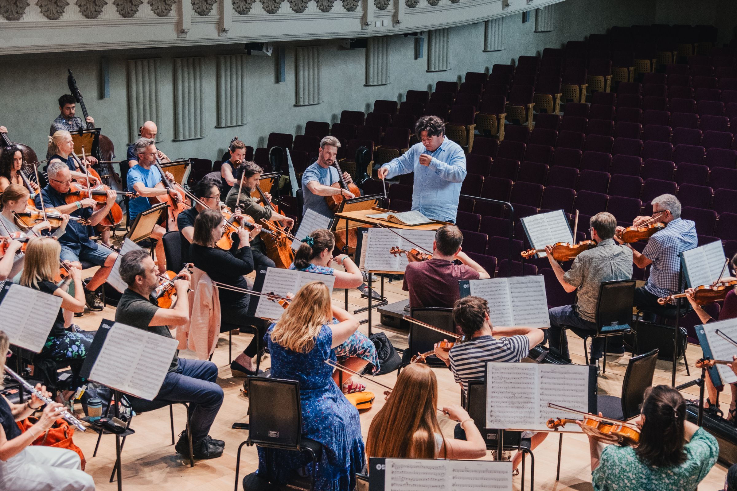 Cristian Măcelaru rehearses the Royal Philharmonic Orchestra © Tim Lutton | Royal Philharmonic Orchestra