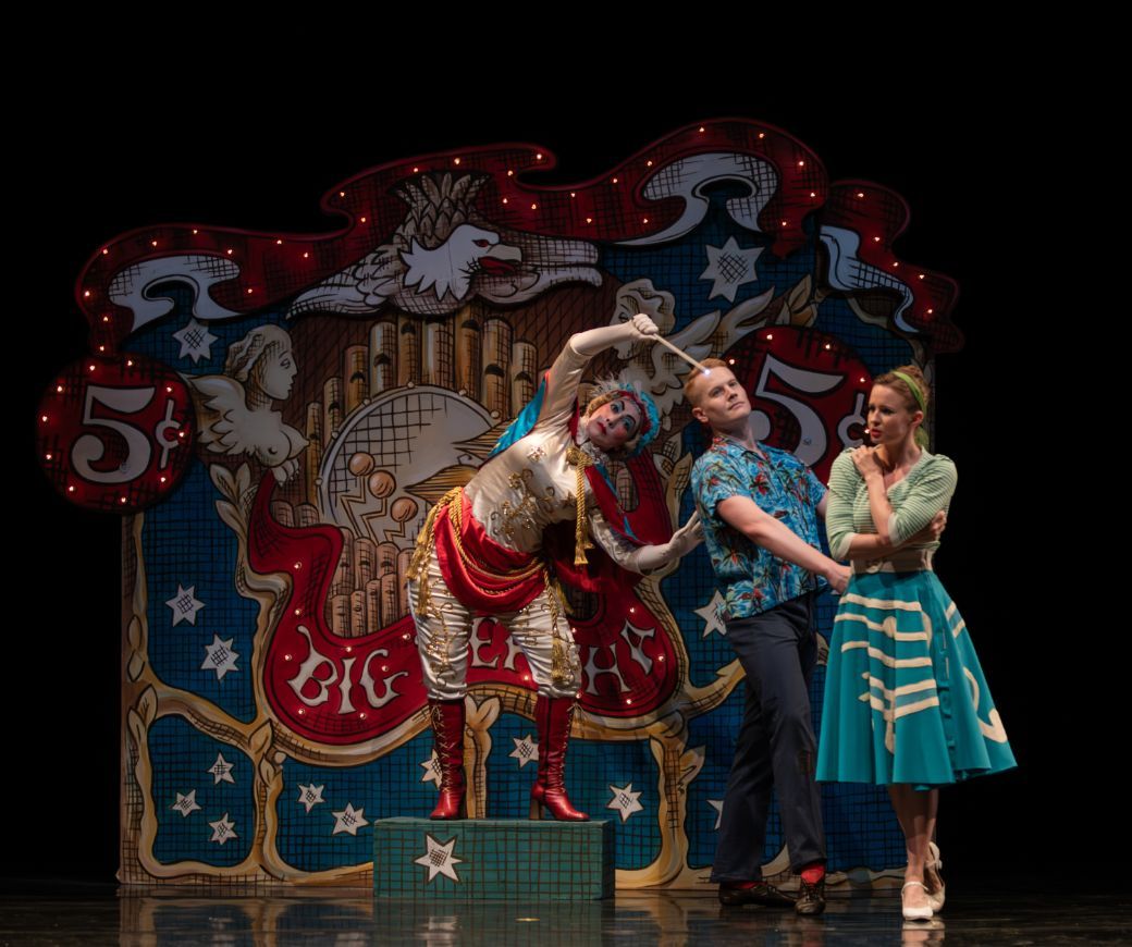 Paul Taylor Dance Company in <i>Big Bertha</i> © Ron Thiele