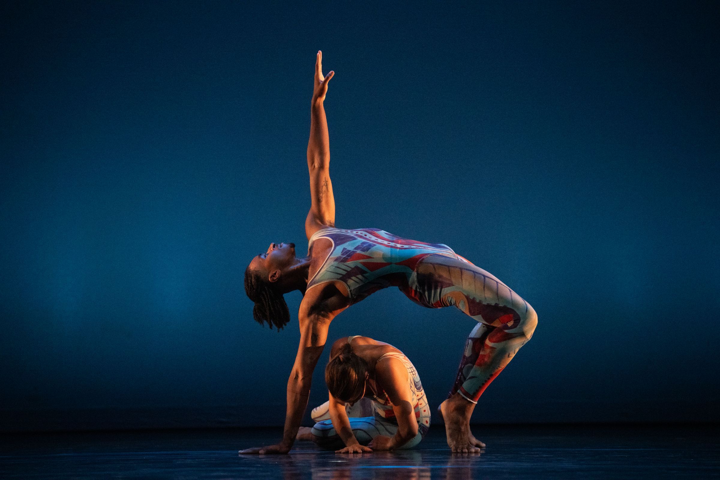 Paul Taylor Dance Company in <i>Duet</i> © Steven Pisano