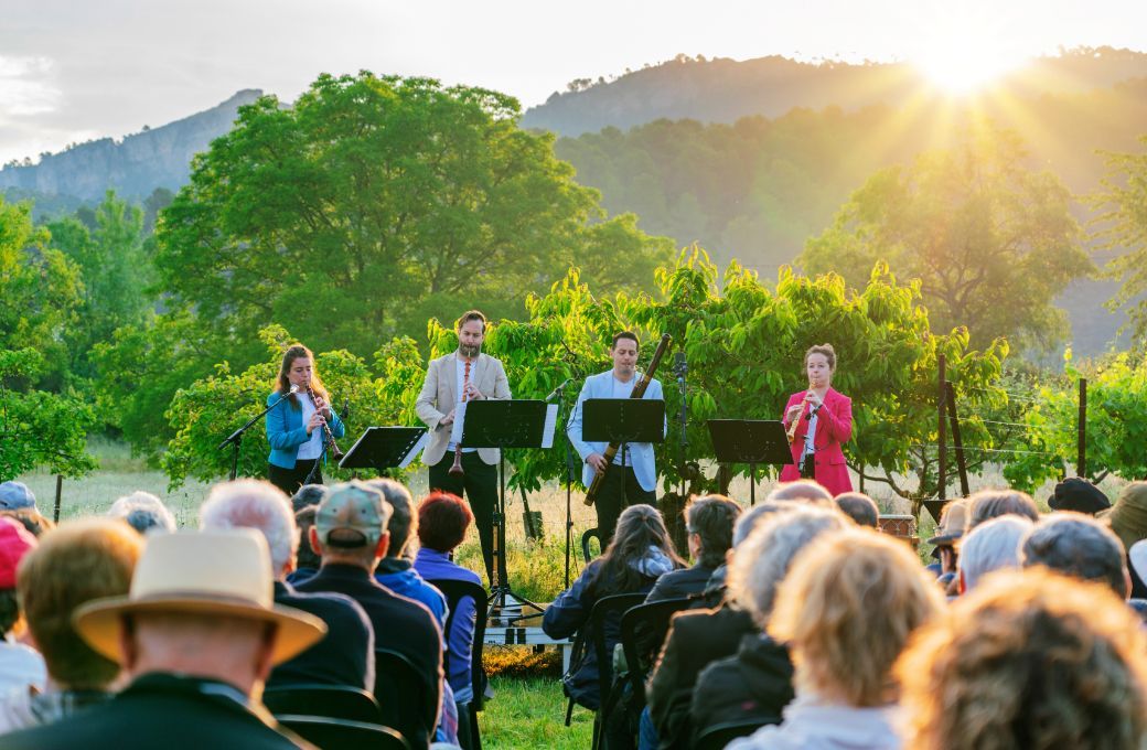 Un concierto al atardecer en plena sierra de Segura (Ja&eacute;n) &copy; Juan Antonio Partal | M&uacute;sica en Segura
