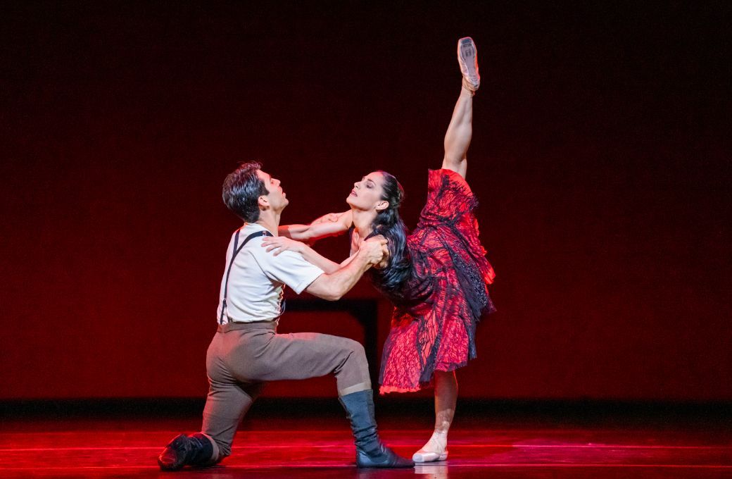 Alejandro Silva as Don José and Laura Rodríguez as Carmen in Carlos Acosta's <i>Carmen</i> &copy; Tristram Kenton