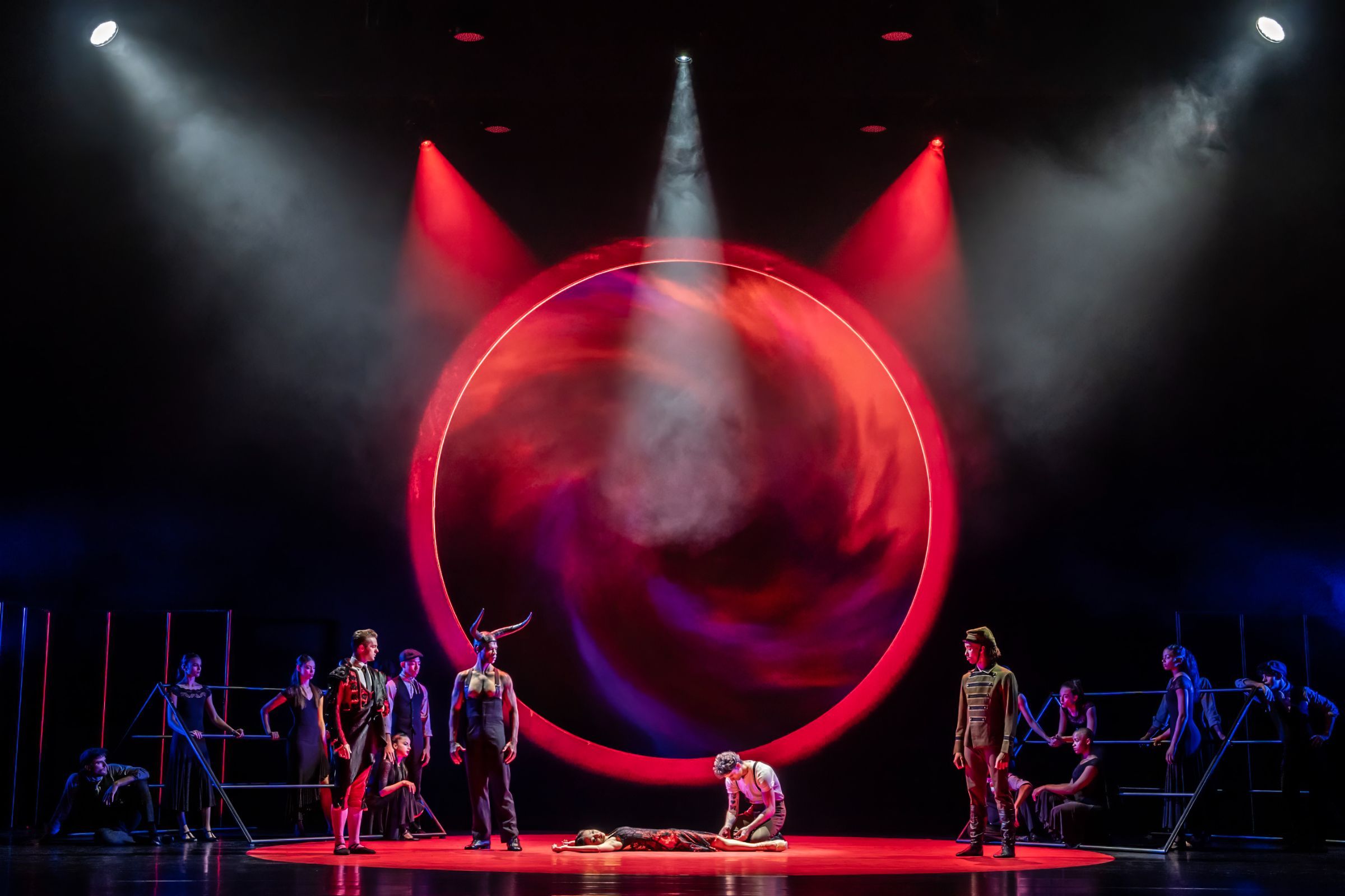 Acosta Danza in Carolos Acosta's <i>Carmen</i> © Johan Persson