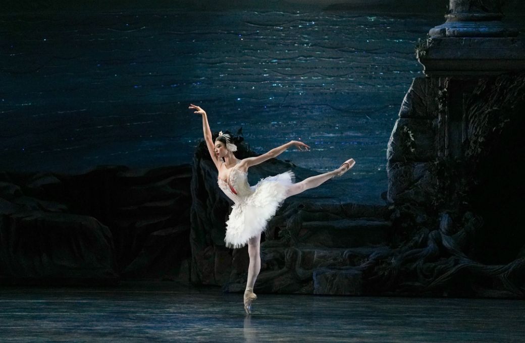 Chloe Misseldine as Odette in <i>Swan Lake</i> © Emma Zordan