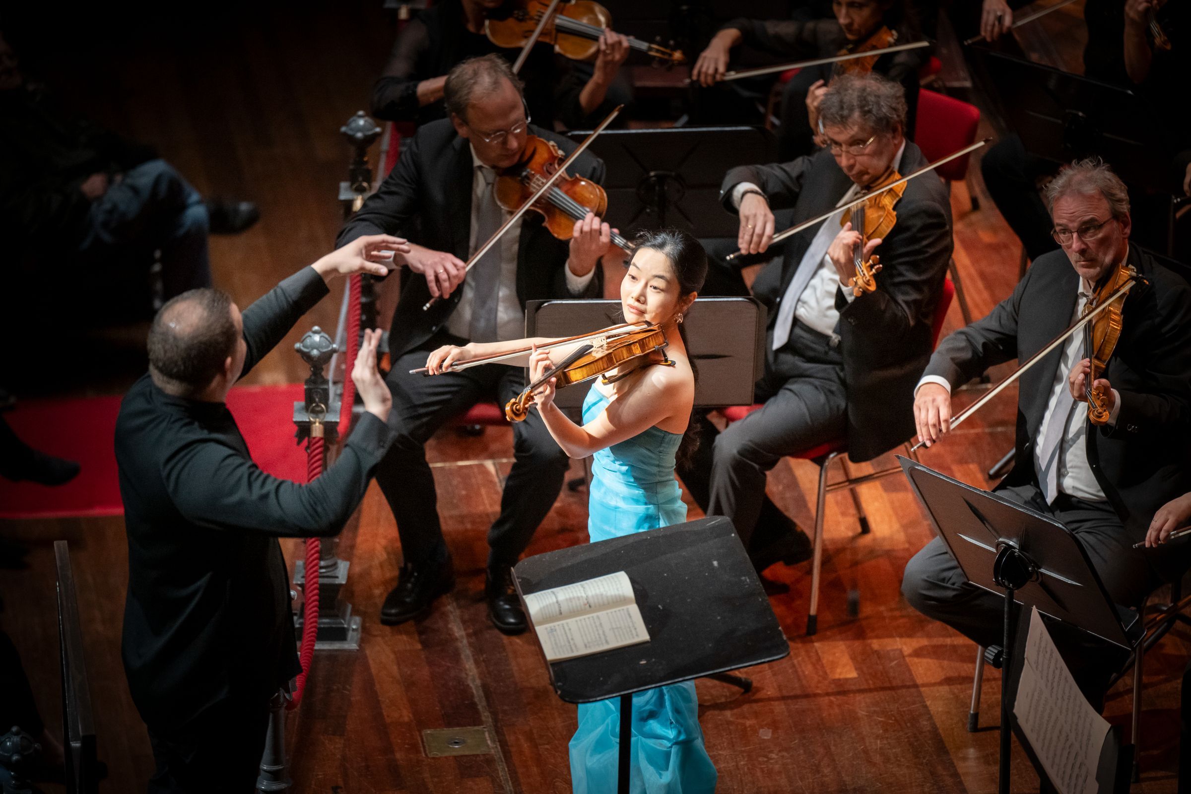 Ryan Bancroft, Bomsori Kim and the Netherlands Radio Philharmonic Orchestra &copy; Simon van Boxtel