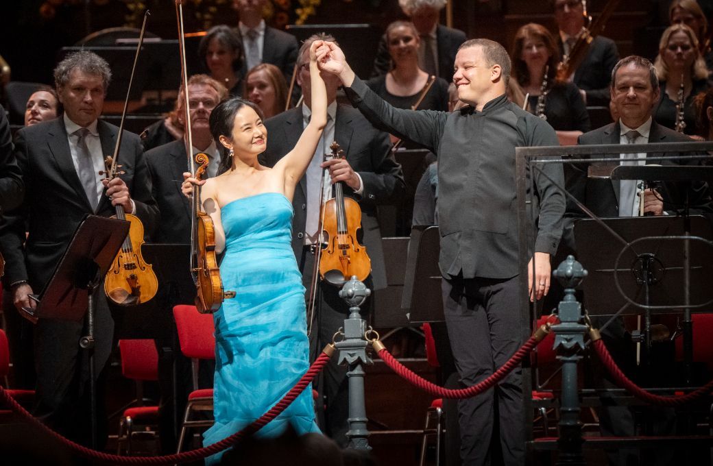 Bomsori Kim, Ryan Bancroft and the Netherlands Radio Philharmonic Orchestra &copy; Simon van Boxtel