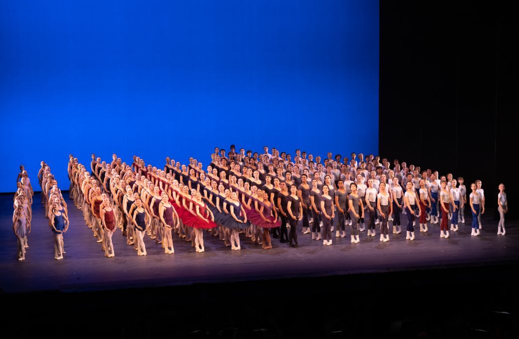 The Royal Ballet School in the <i>Grand D&eacute;fil&eacute;</i> &copy; Photography by ASH