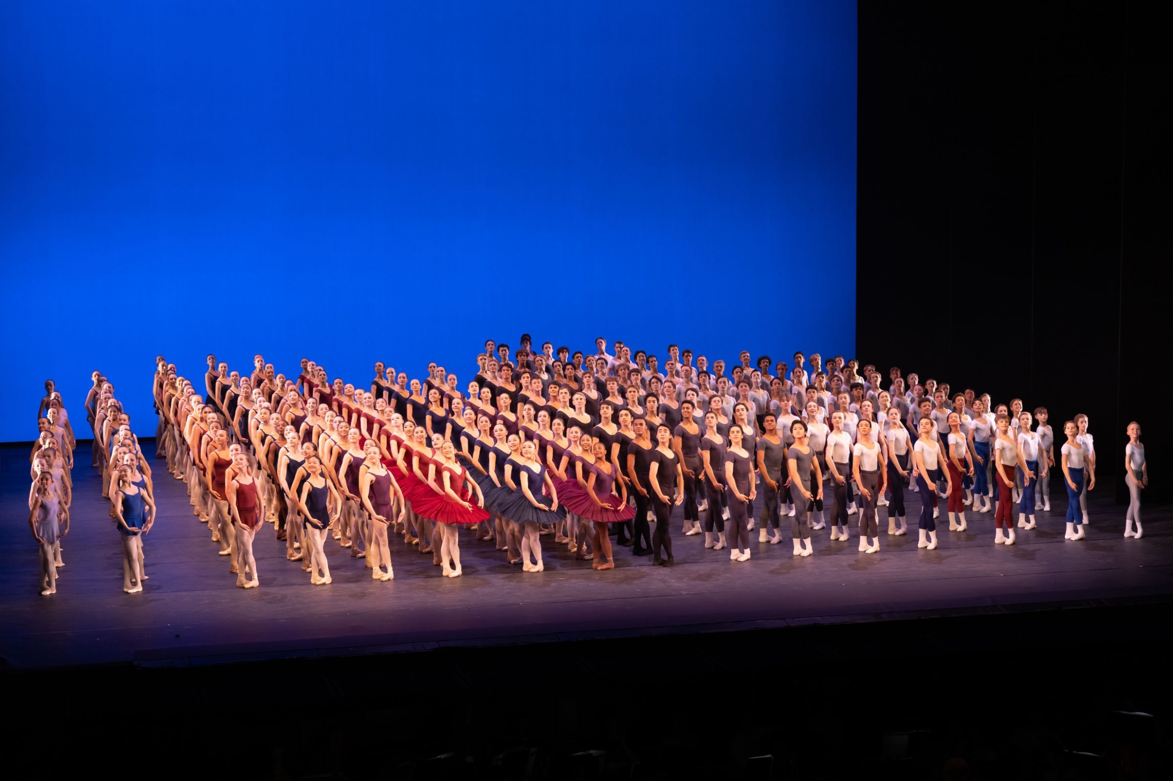 The Royal Ballet School in the <i>Grand Défilé</i> &copy; Photography by ASH