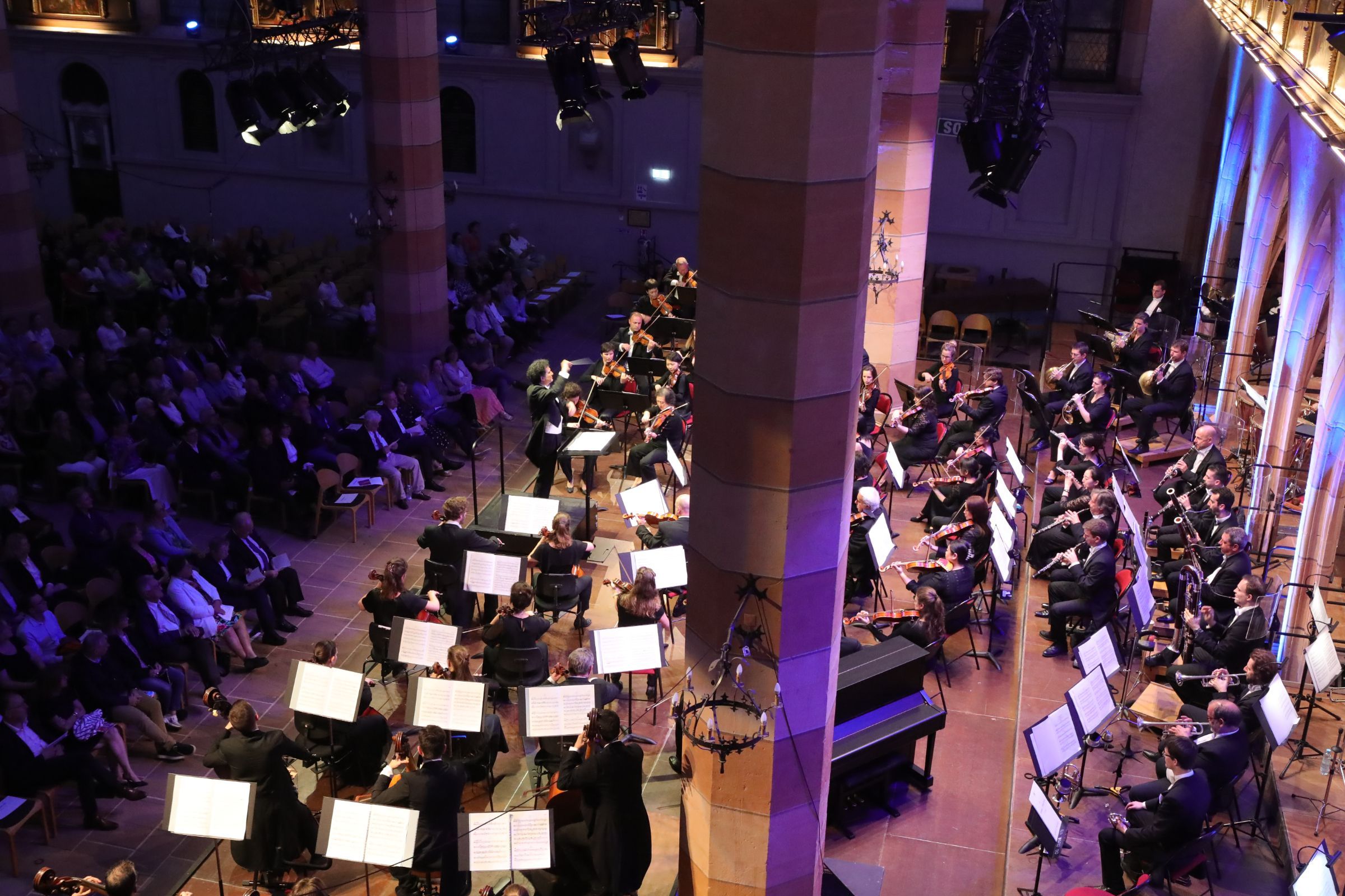 Alain Altinoglu dirige l'Orchestre Symphonique de la Monnaie à Colmar © FIC - Bertrand Schmitt