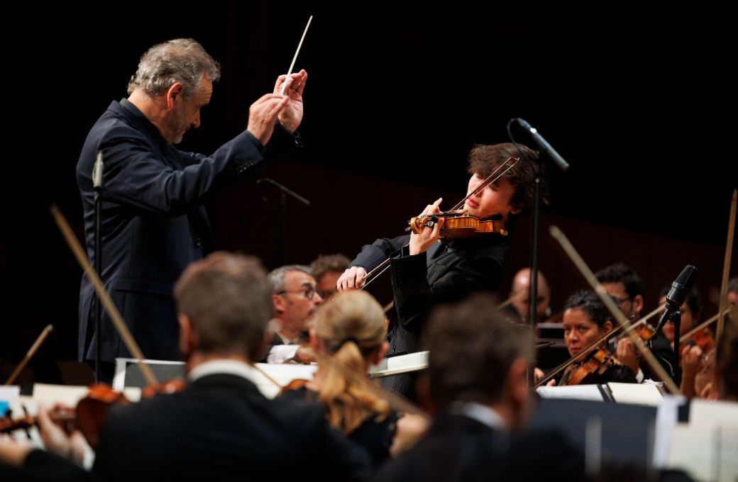 Louis Langrée, Daniel Lozakovich et Les Siècles © Matthieu Joffres