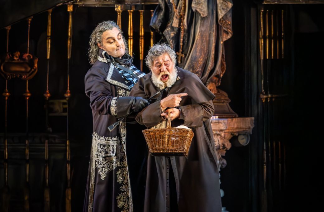 Ludovic T&eacute;zier (Scarpia) and Jeremy White (Sacristan) &copy; ROH | Marc Brenner