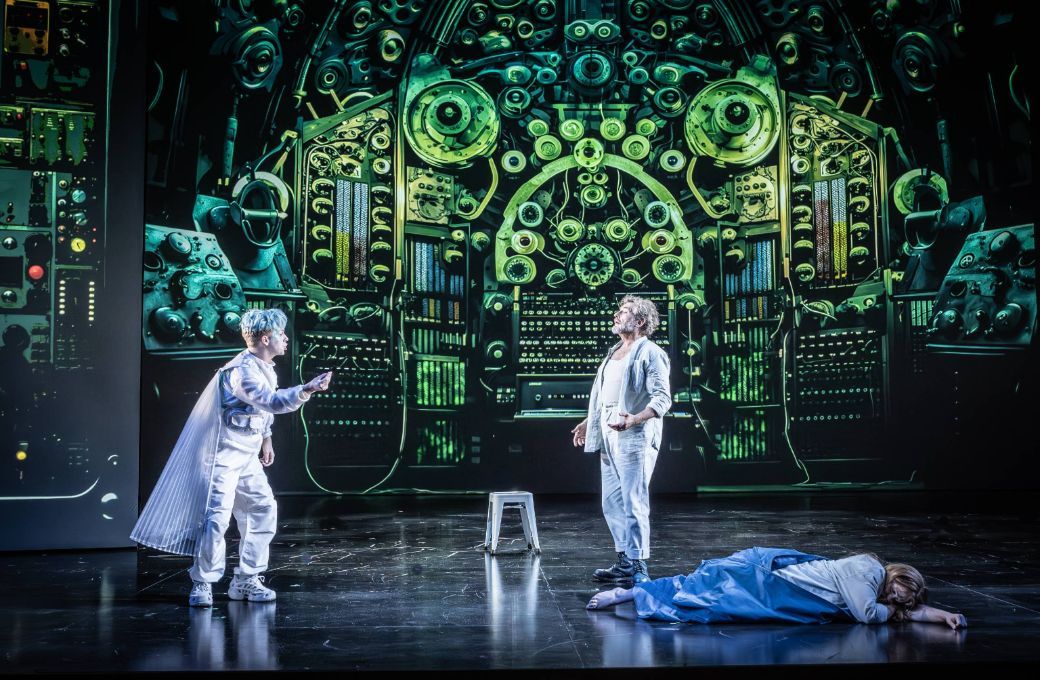Hugh Cutting (Ariel) and Brett Polegato (Prospero) © Marc Brenner