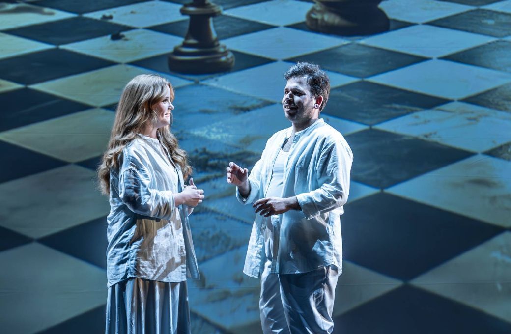 Ffion Edwards (Miranda) and Luis Gomes (Ferdinand) © Marc Brenner