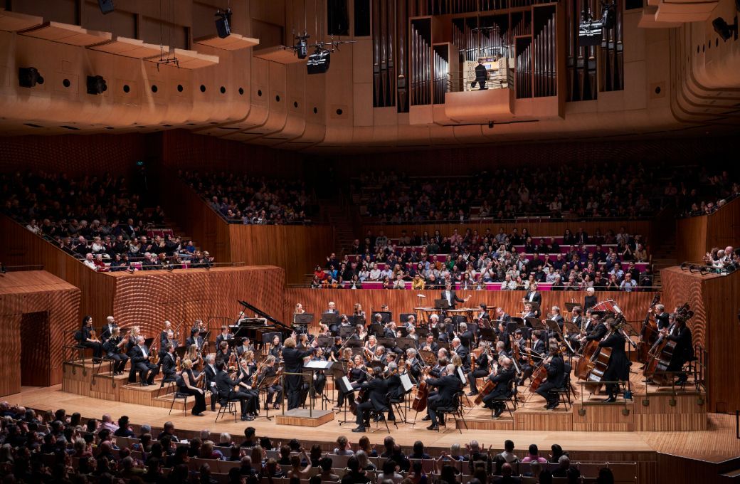 St&eacute;phane Den&egrave;ve conducts the Sydney Symphony Orchestra &copy; Jay Patel