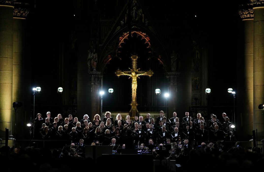 Prague Philharmonic Choir and the Czech Philharmonic &copy; Prague Philharmonic Choir