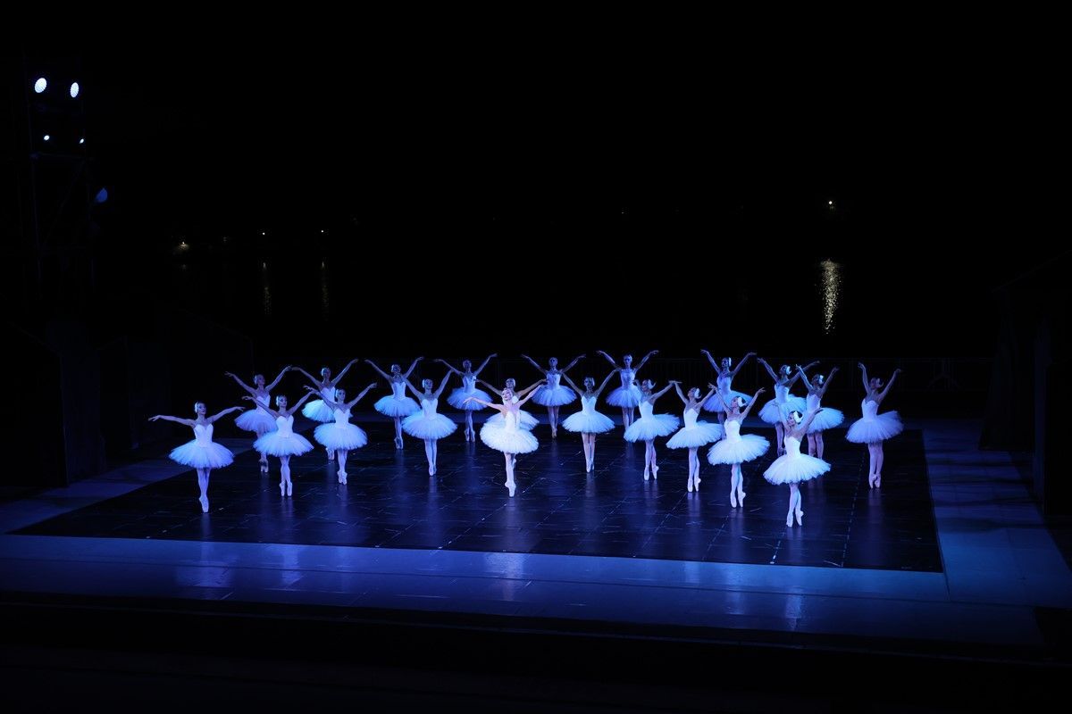 Sofia National Ballet in <i>Swan Lake</i> © Sofia Opera and Ballet