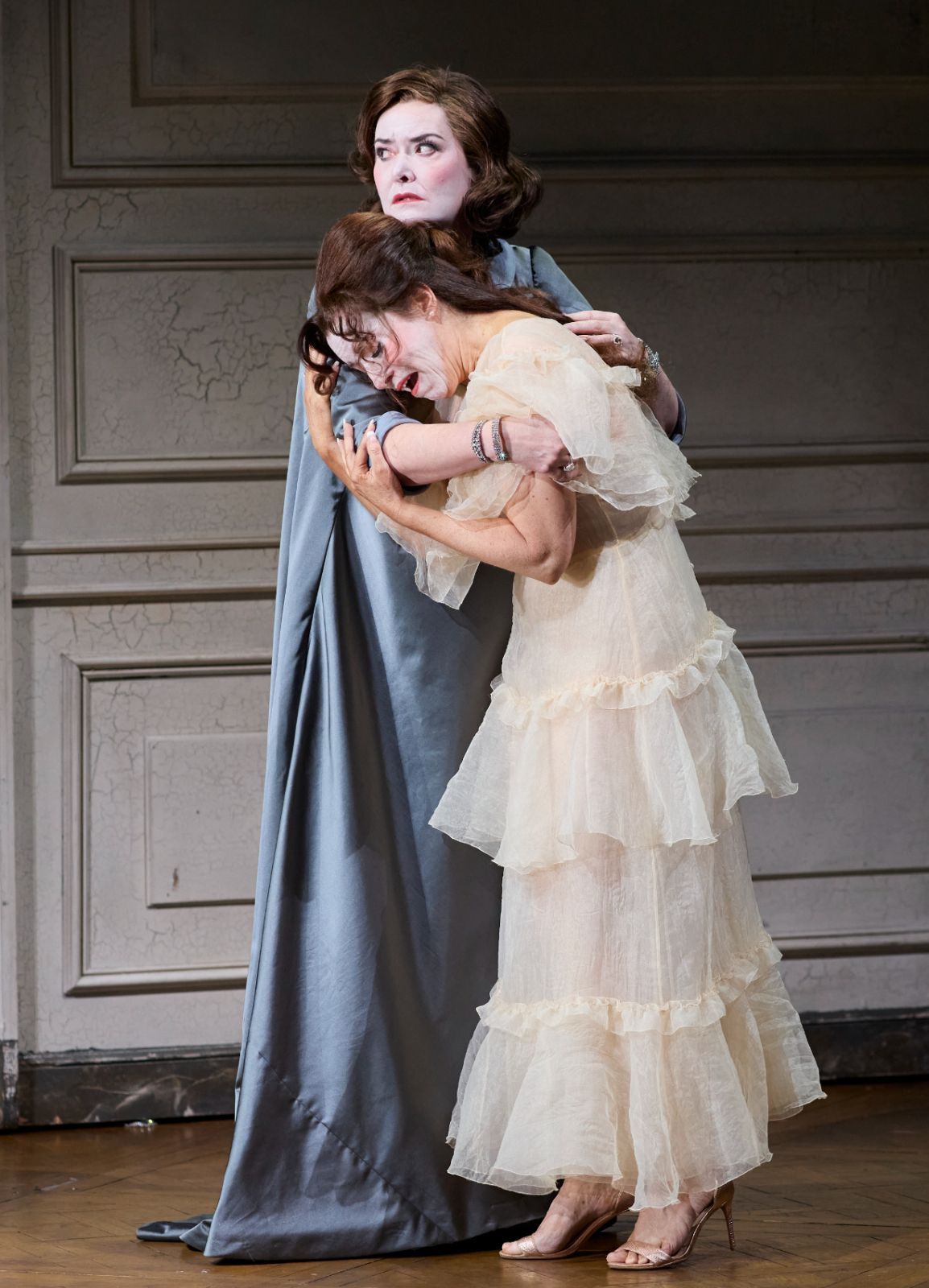 Catherine Carby (Gertrude) and Lorina Gore (Ophelia) &copy; Keith Saunders