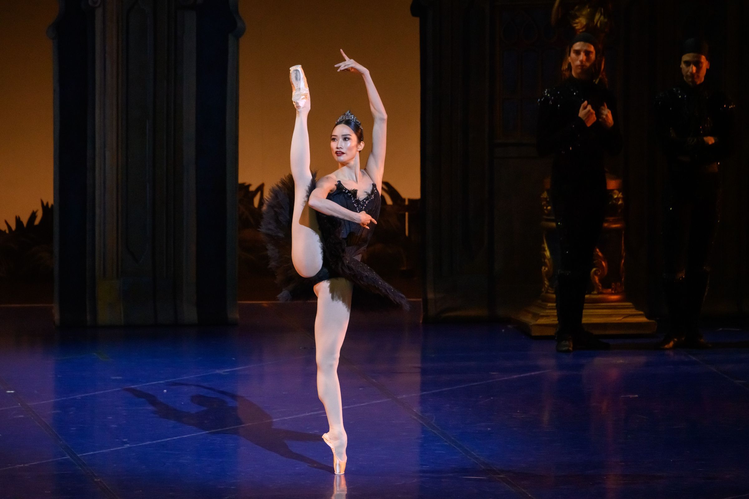 Fumi Kaneko as Odile in Benjamin Pech's <i>Swan Lake</i> © Toni Bofill
