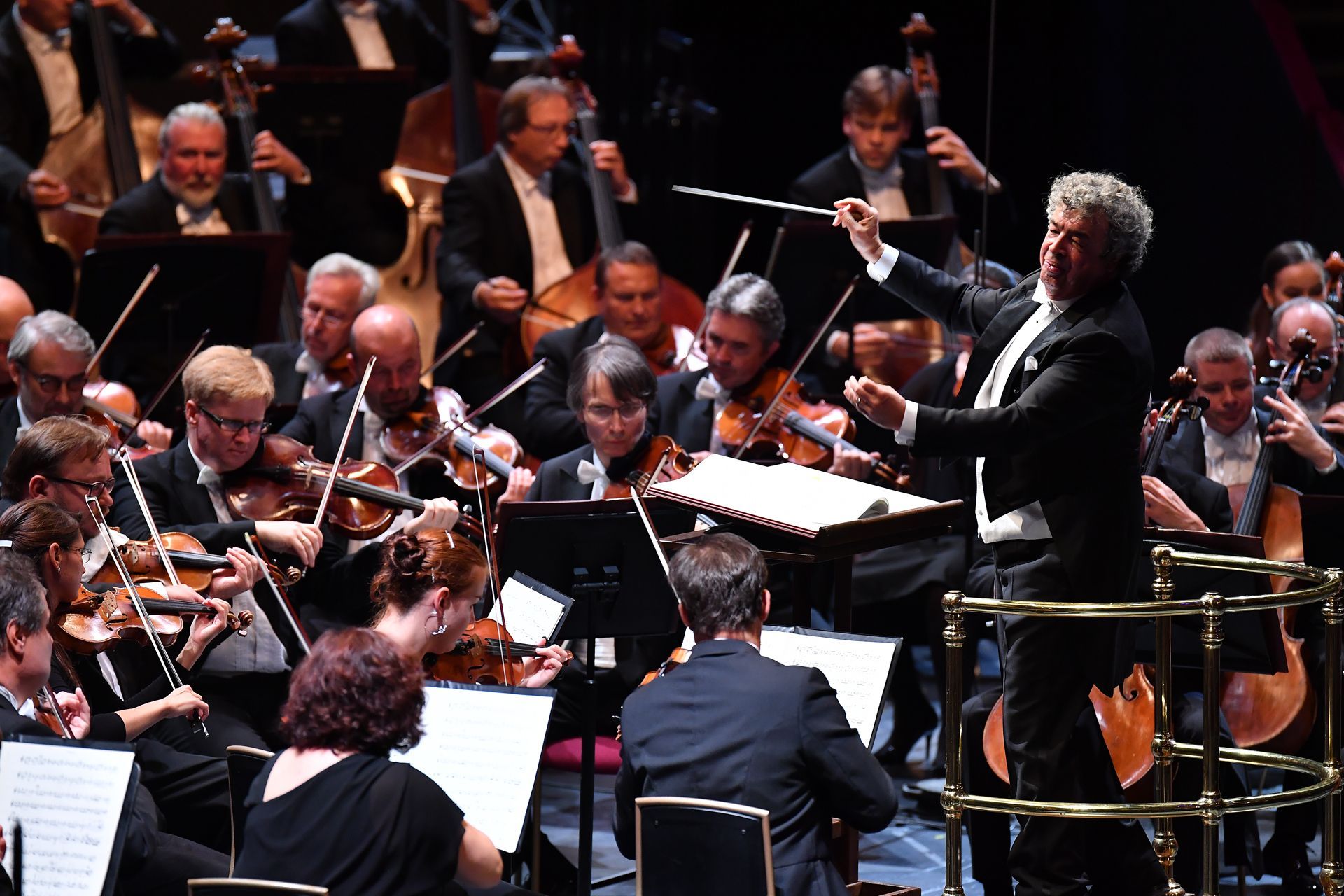 The Czech Philharmonic and Semyon Bychkov at the Proms &copy; Chris Christodoulou