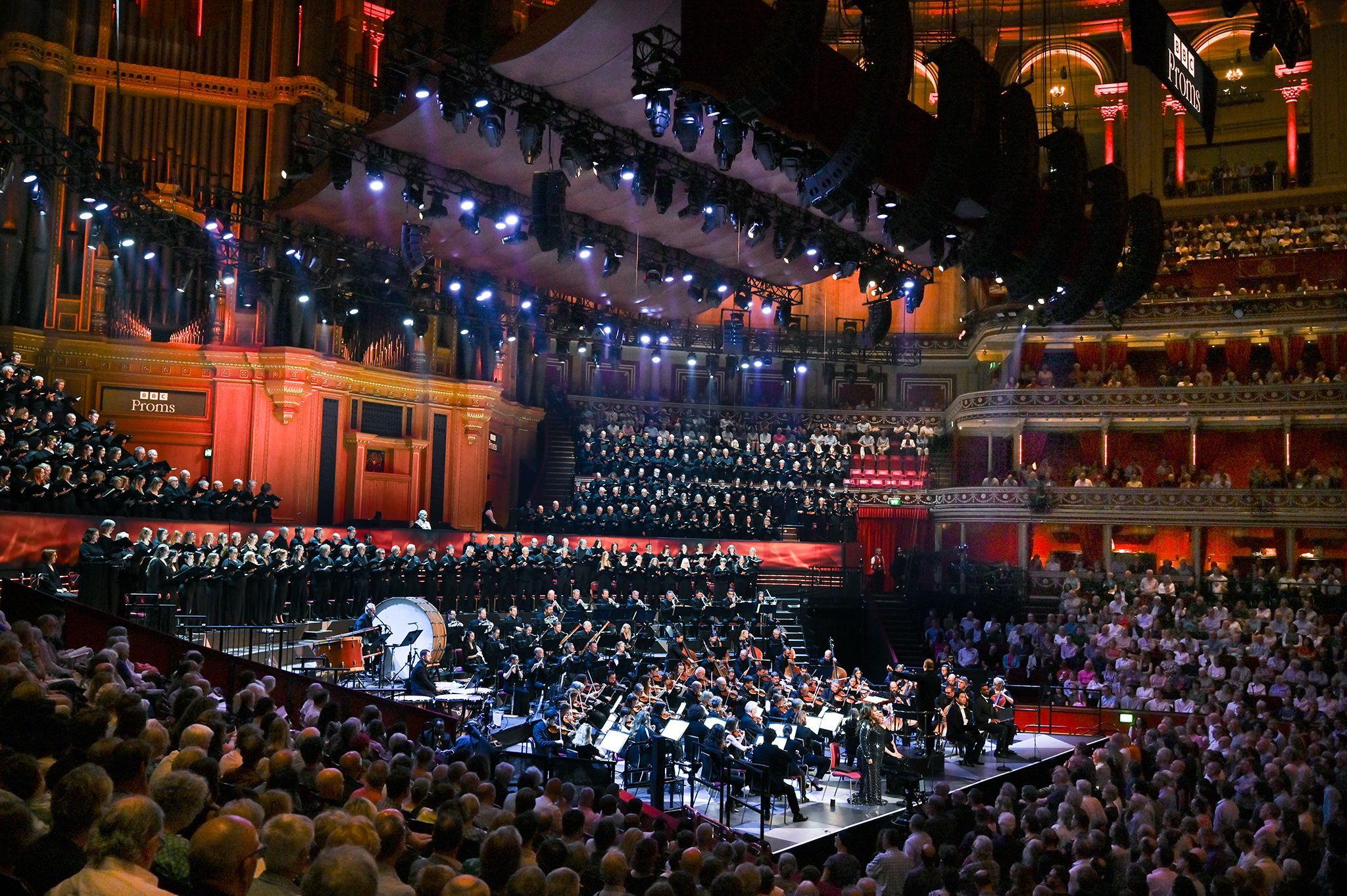 BBC National Orchestra of Wales. Chorus of Wales and Crouch End Festival Chorus &copy; BBC | Chris Christodoulou