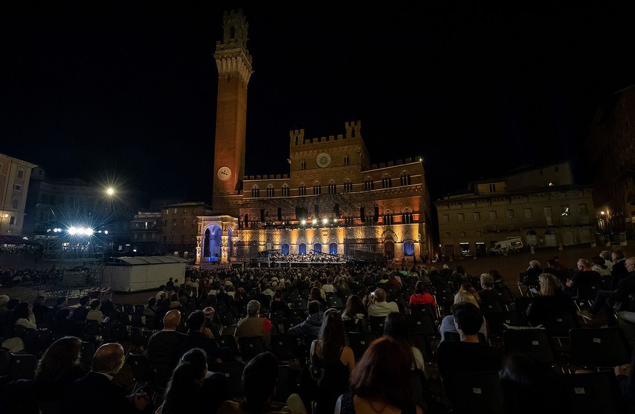 Concert in the Piazza del Campo © Roberto Testi