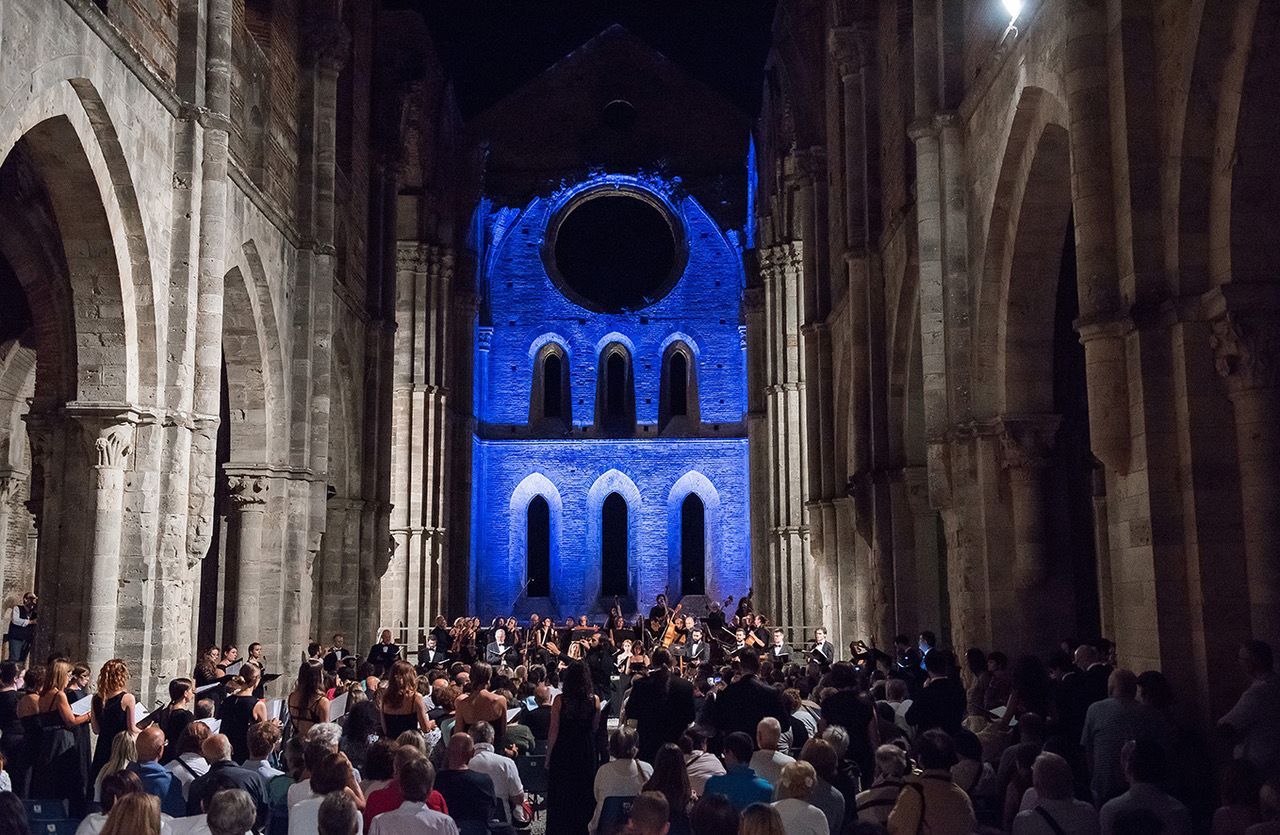 Concert in San Galgano Abbey, Chiusdino © Accademia Musicale Chigiana