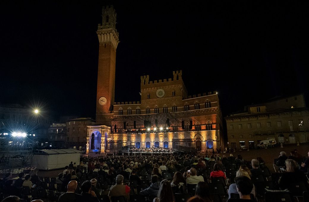 Concert in the Piazza del Campo © Roberto Testi