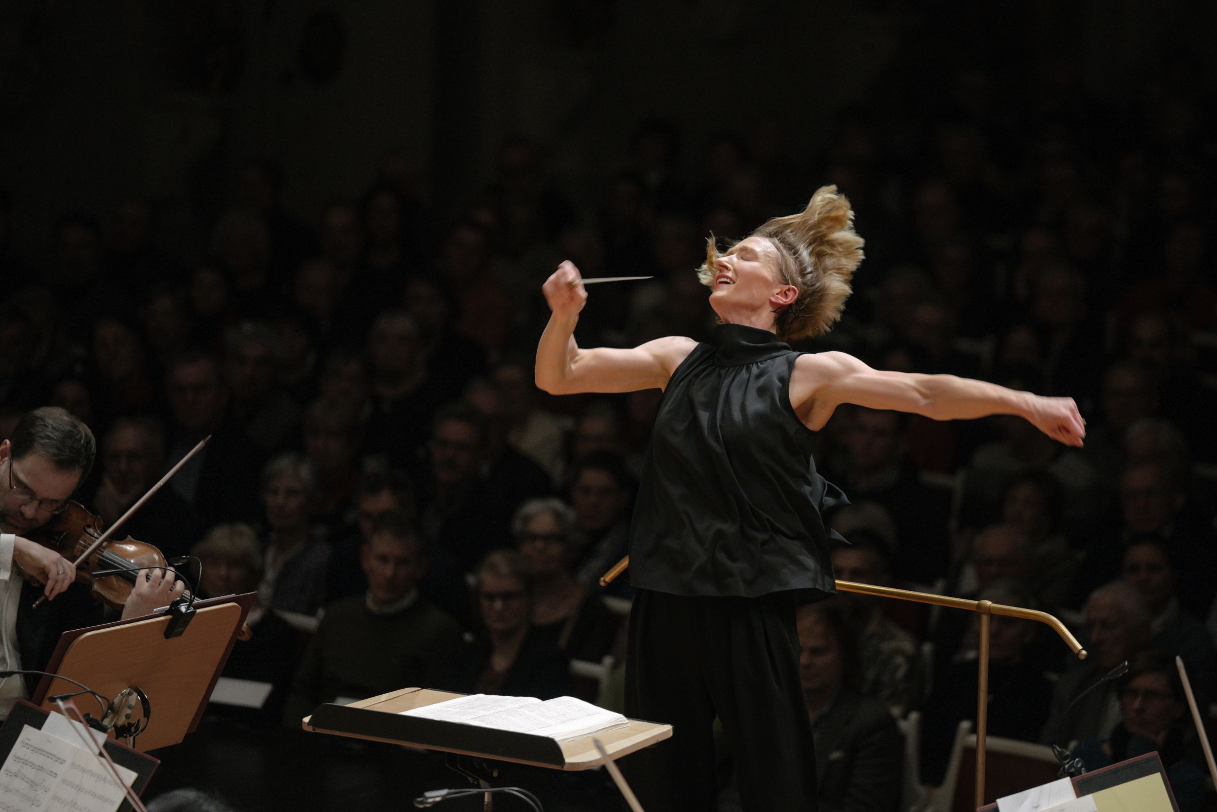 Joana Mallwitz dirigiert im Konzerthaus Berlin &copy; Simon Pauly