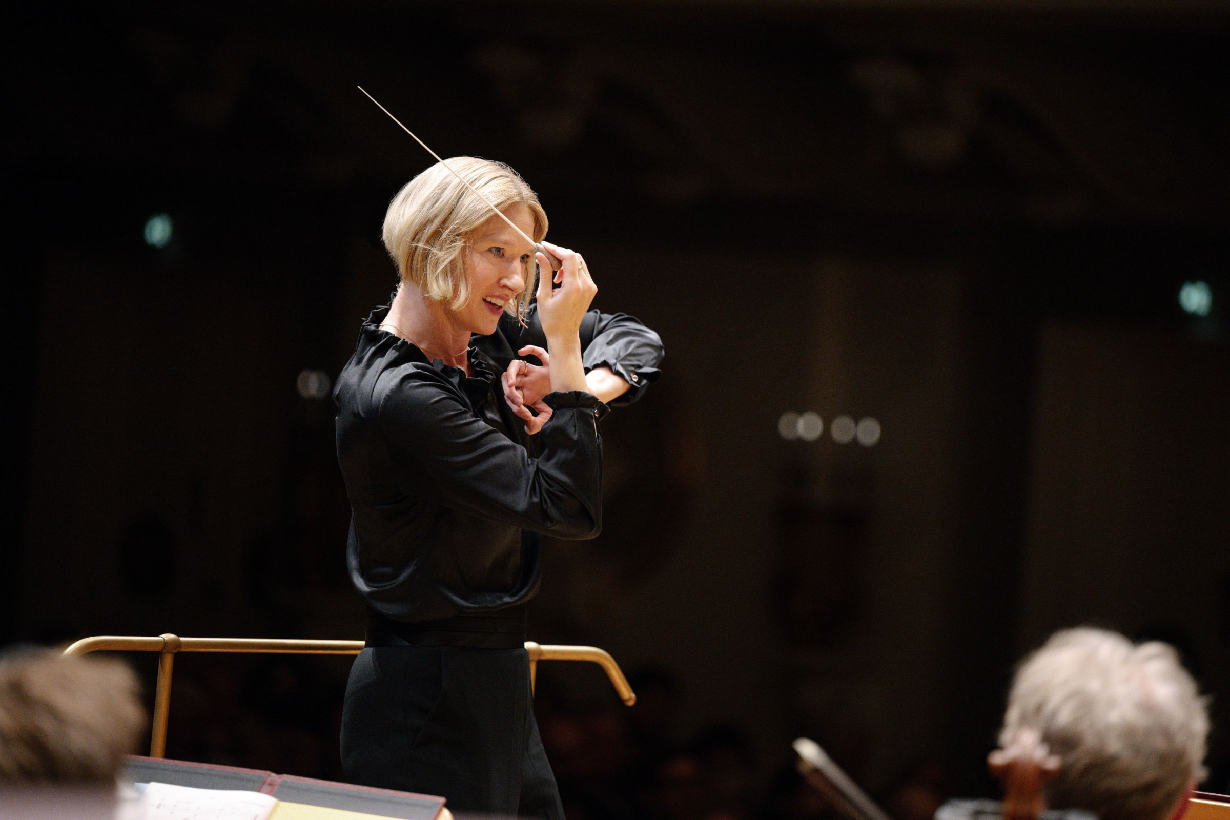 Joana Mallwitz dirigiert das Konzerthausorchester Berlin &copy; Simon Pauly
