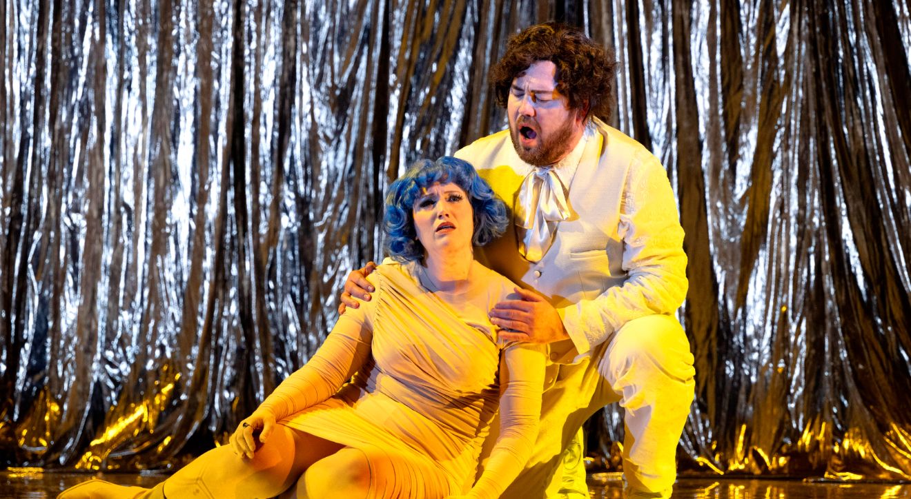 <i>Manon Lescaut</i> &copy; Richard Hubert Smith