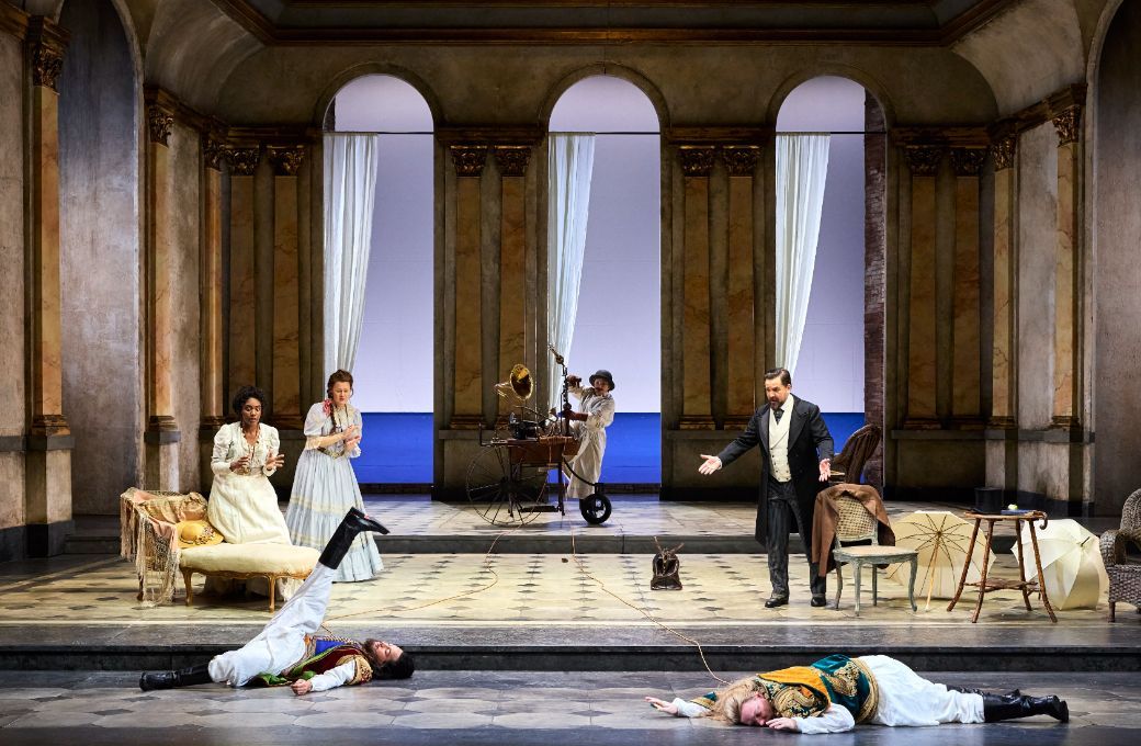 <i>Così fan tutte</i> Act 1 finale &copy; Keith Saunders