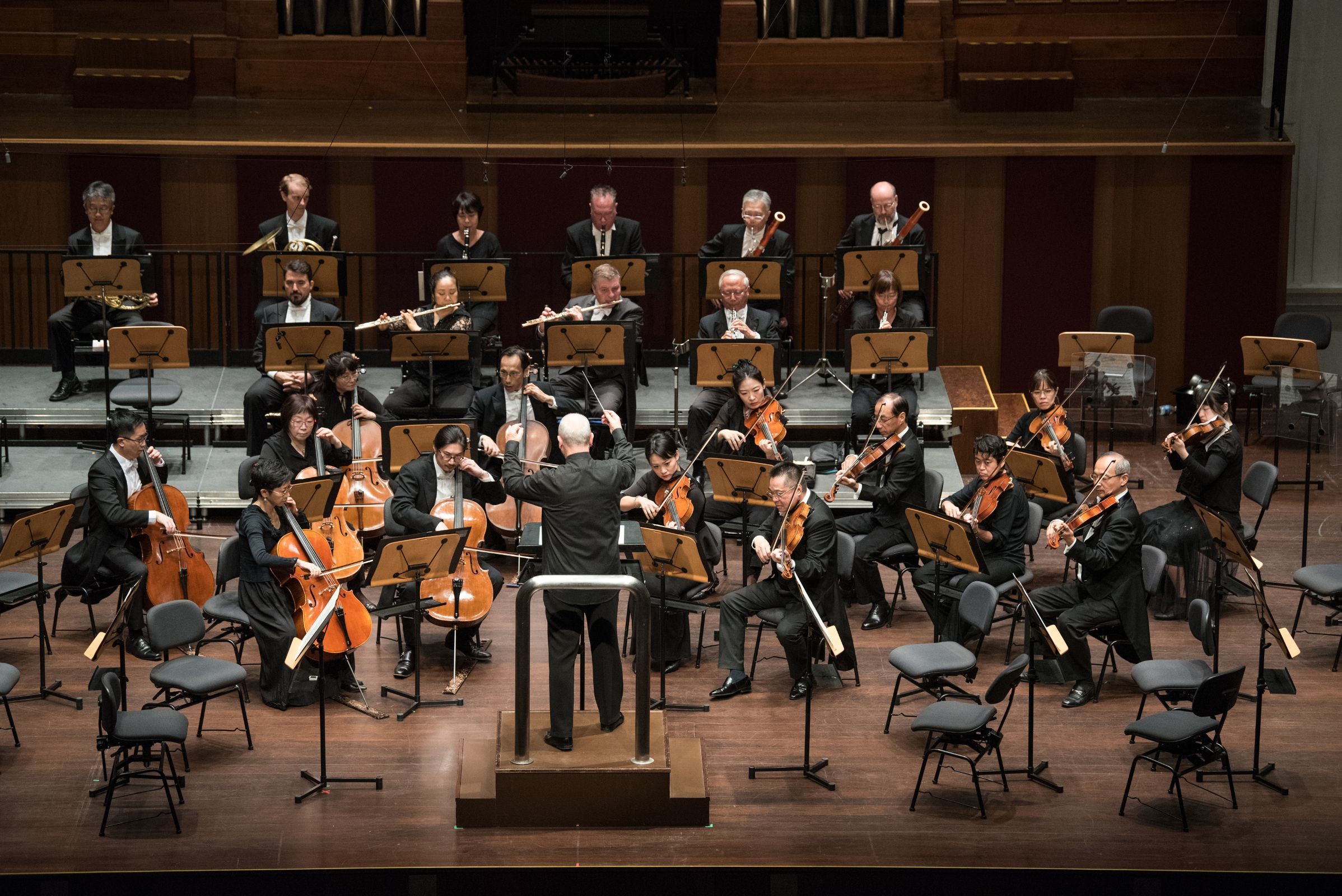 Hans Graf conducts the Singapore Symphony Orchestra &copy; Jack Yam | Singapore Symphony Orchestra