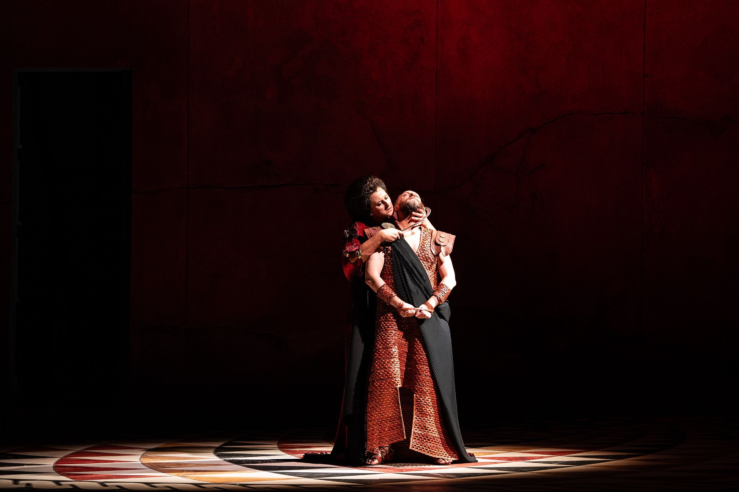 Jacquelyn Wagner (Norma) and Airam Hernández (Pollione) &copy; Clarissa Lapolla