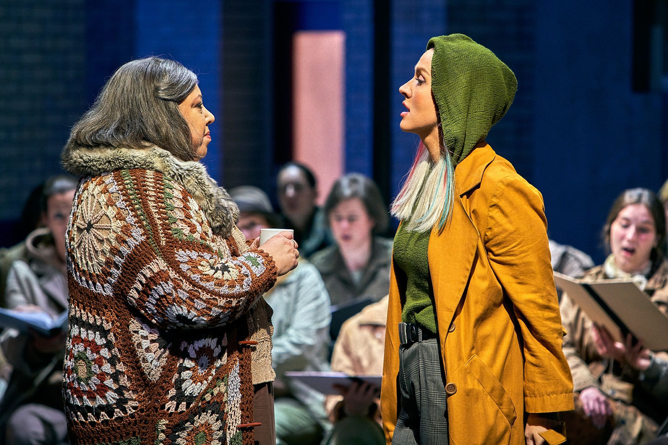 Nadine Weissmann (Mary) und Elisabeth Teige (Senta) &copy; Bayreuther Festspiele | Enrico Nawrath