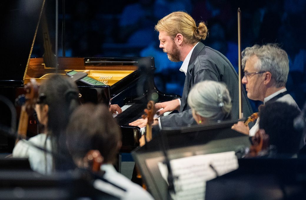 Denis Kozhukhin and the LA Phil © Elizabeth Asher, provided courtesy of the LA Phil