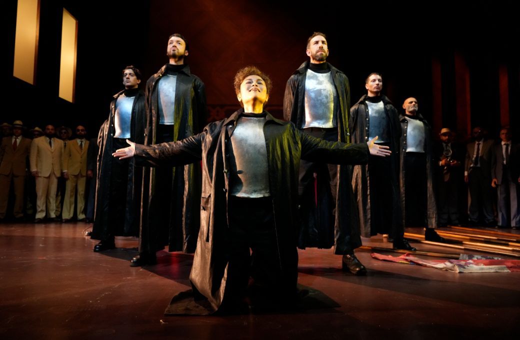 Aya Wakizono (Falliero) and chorus &copy; Amati Bacciardi