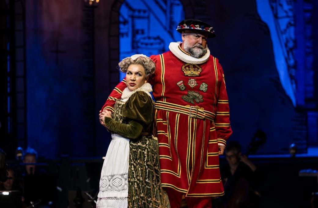 Amy J Payne (Dame Carruthers), Darren Jeffery (Sergeant Meryll) © Ellie Kurttz