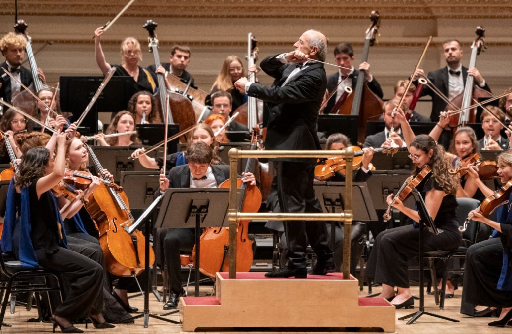 Iván Fischer conducts the European Union Youth Orchestra &copy; Stephanie Berger