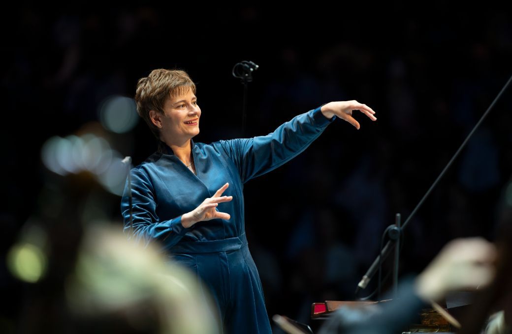 Anja Bihlmaier conducts the BBC Philharmonic &copy; BBC | Andy Paradise