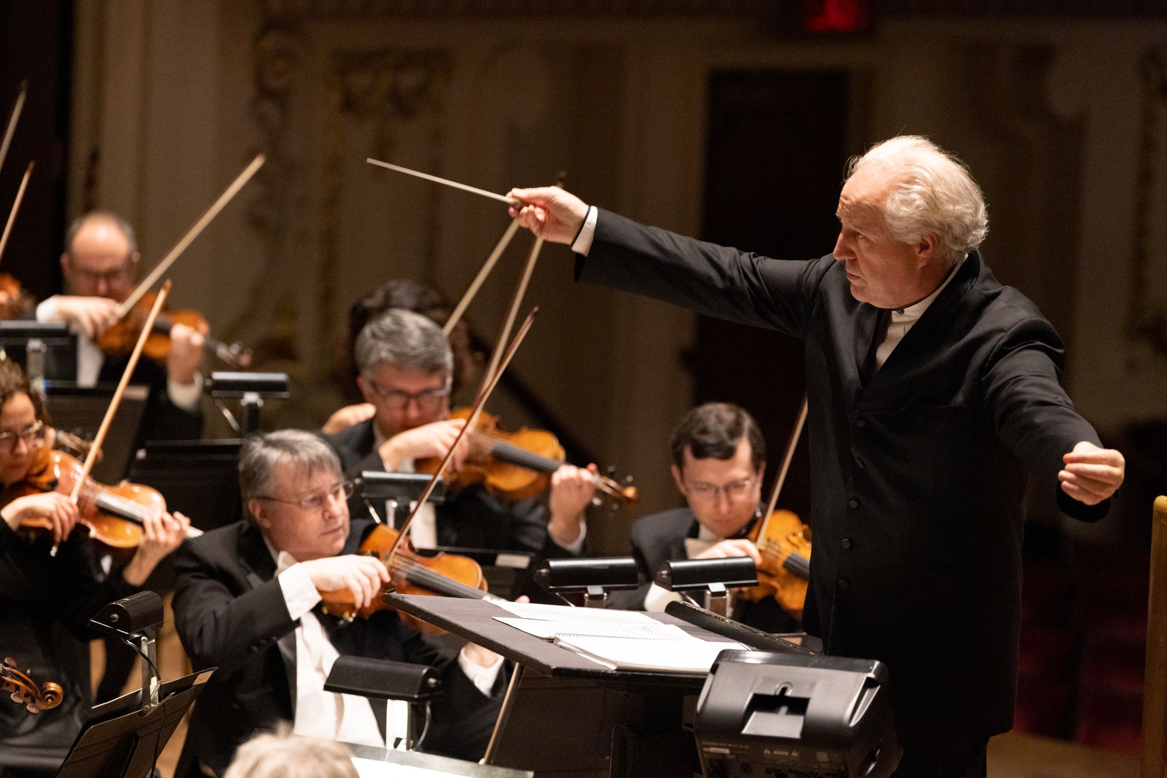 Manfred Honeck conducts the Pittsburgh Symphony &copy; George Lange