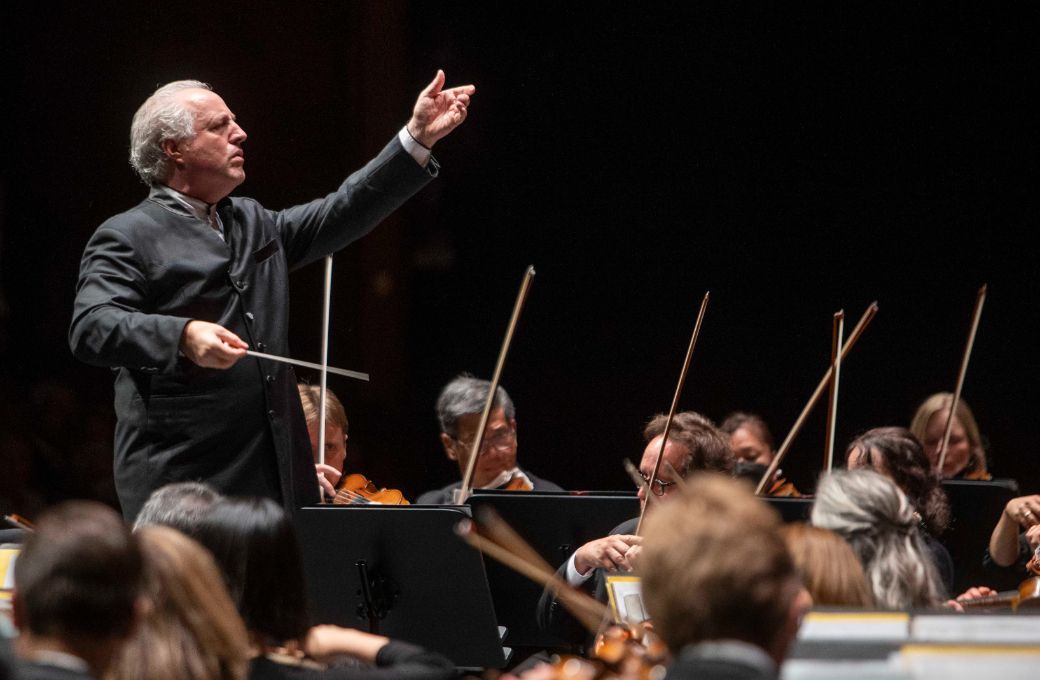 Manfred Honeck conducts the Pittsburgh Symphony at the Salzburg Festival &copy; Marco Borelli