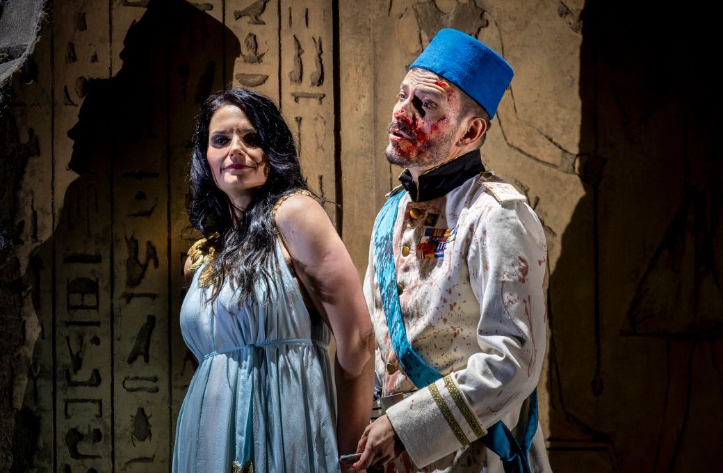 Emőke Baráth (Cleopatra) und Filippo Mineccia (Achilla) © Birgit Gufler