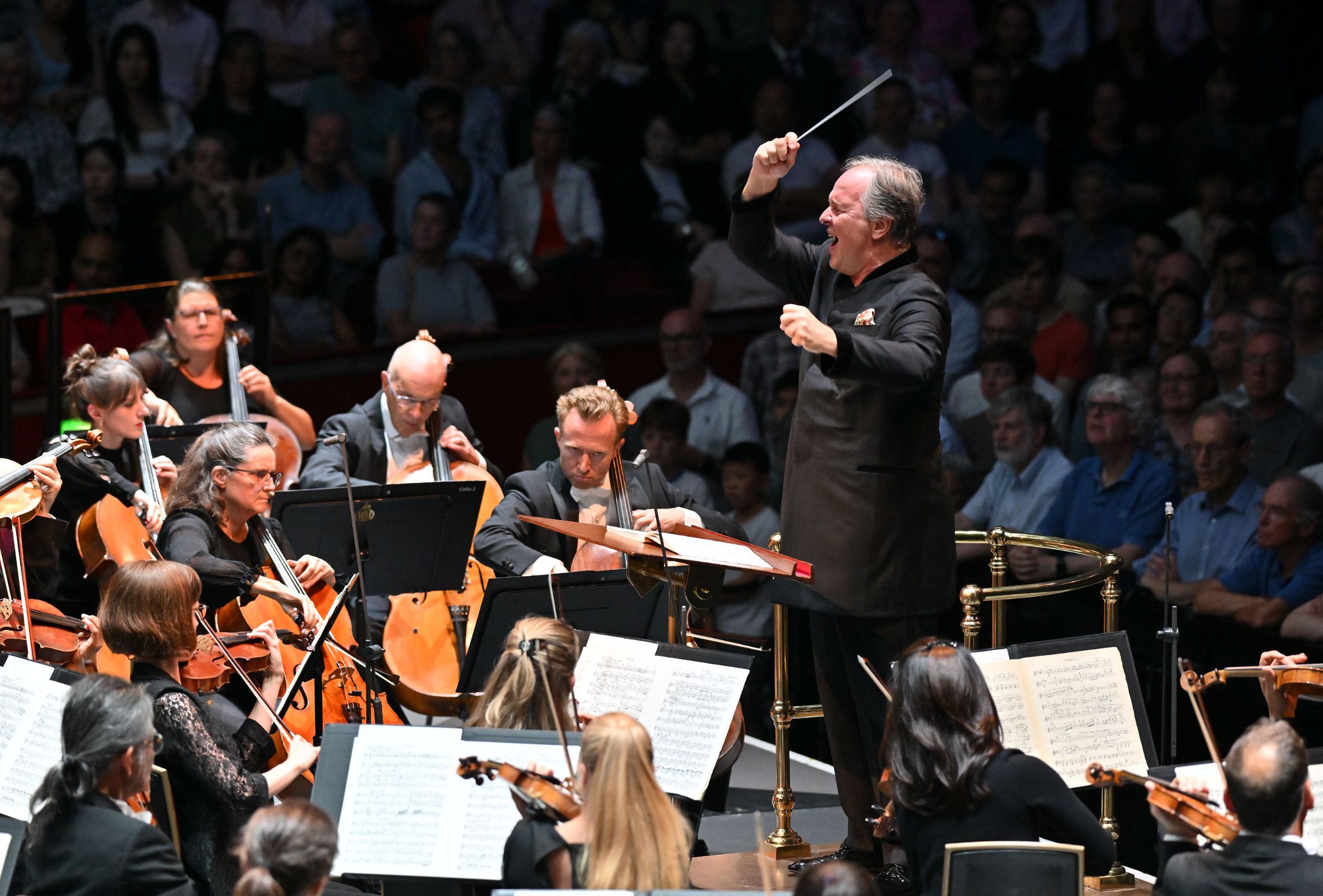 Sakari Oramo conducts the BBC Symphony Orchestra &copy; BBC | Mark Allan