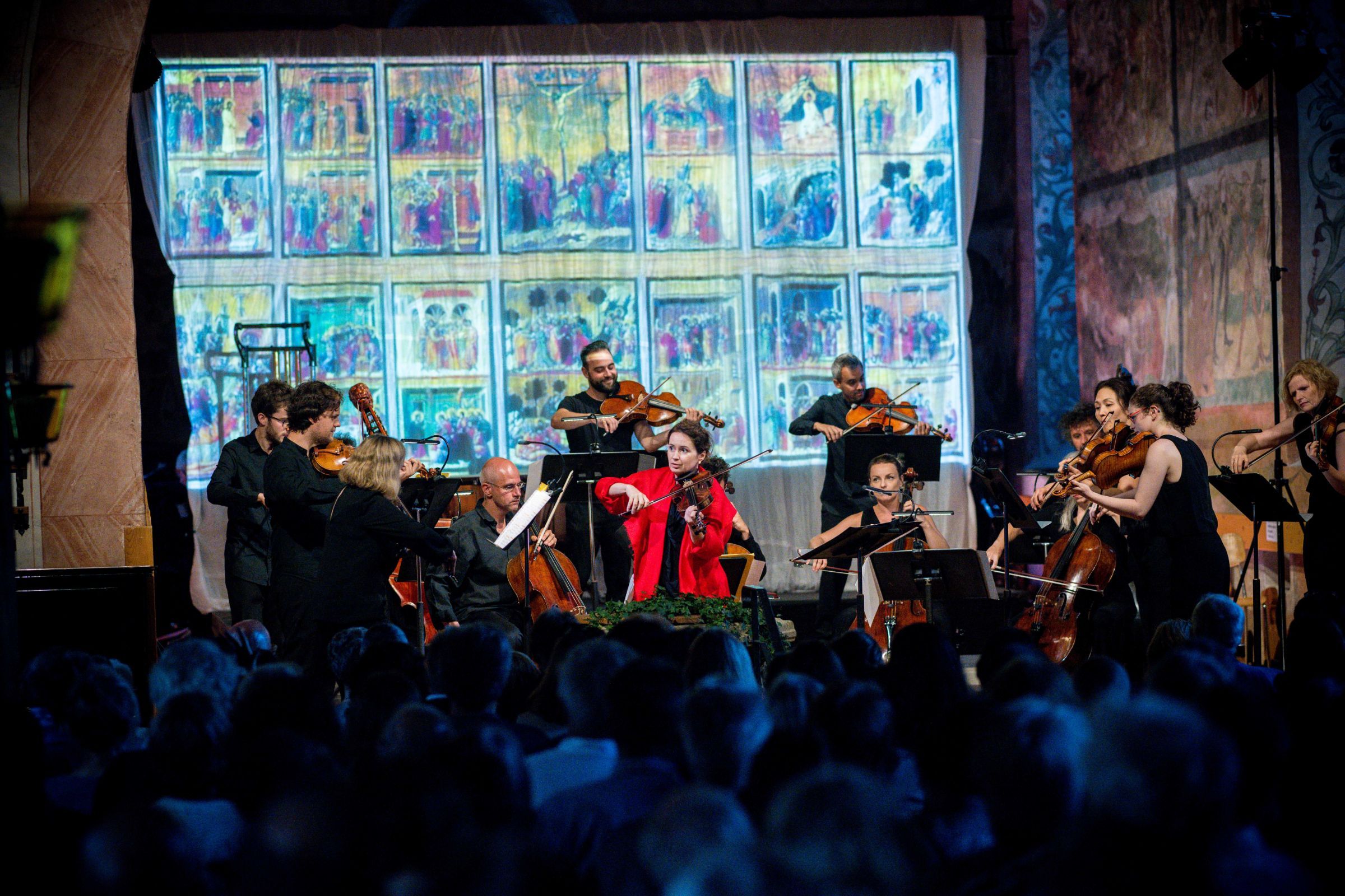 Patricia Kopatchinskaja et la Camerata Bern dans l'église de Saanen &copy; Raphaël Faux